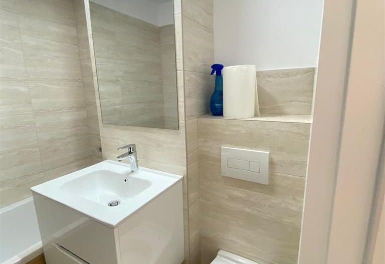 Etaj 1 4 camere  Complexul Studentesc-aproape de Sala Olimpia - Poză 29