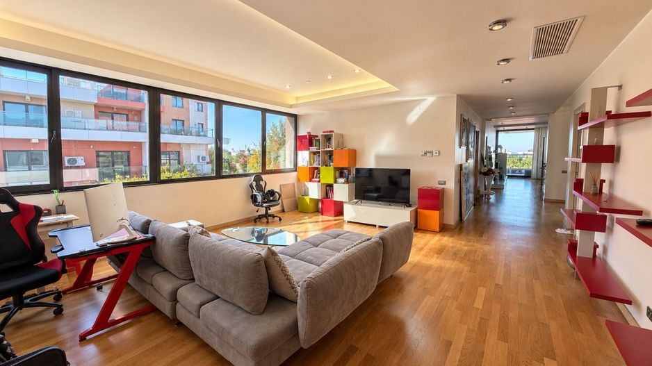 PENTHOUSE IN HERASTRAU — O RESEDINTA CARE TINE PASUL CU VIATA TA - Poză 2