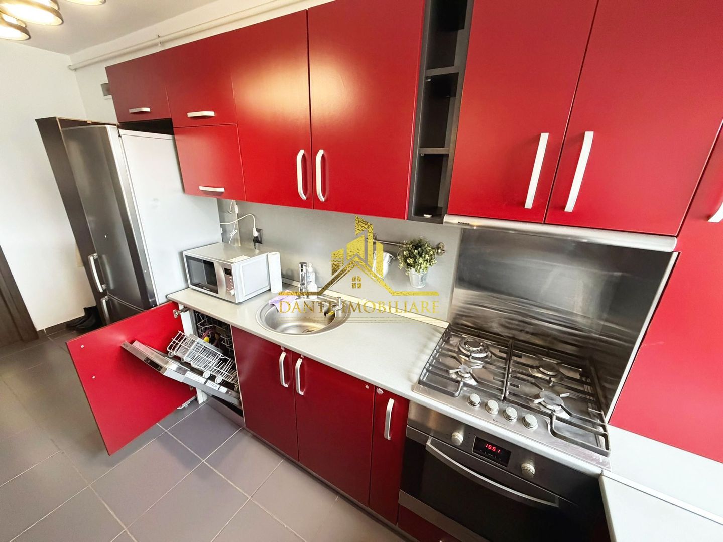 2 camere, spatios, mobilat modern, bloc nou, balcon, zona VIVO - Poză 5