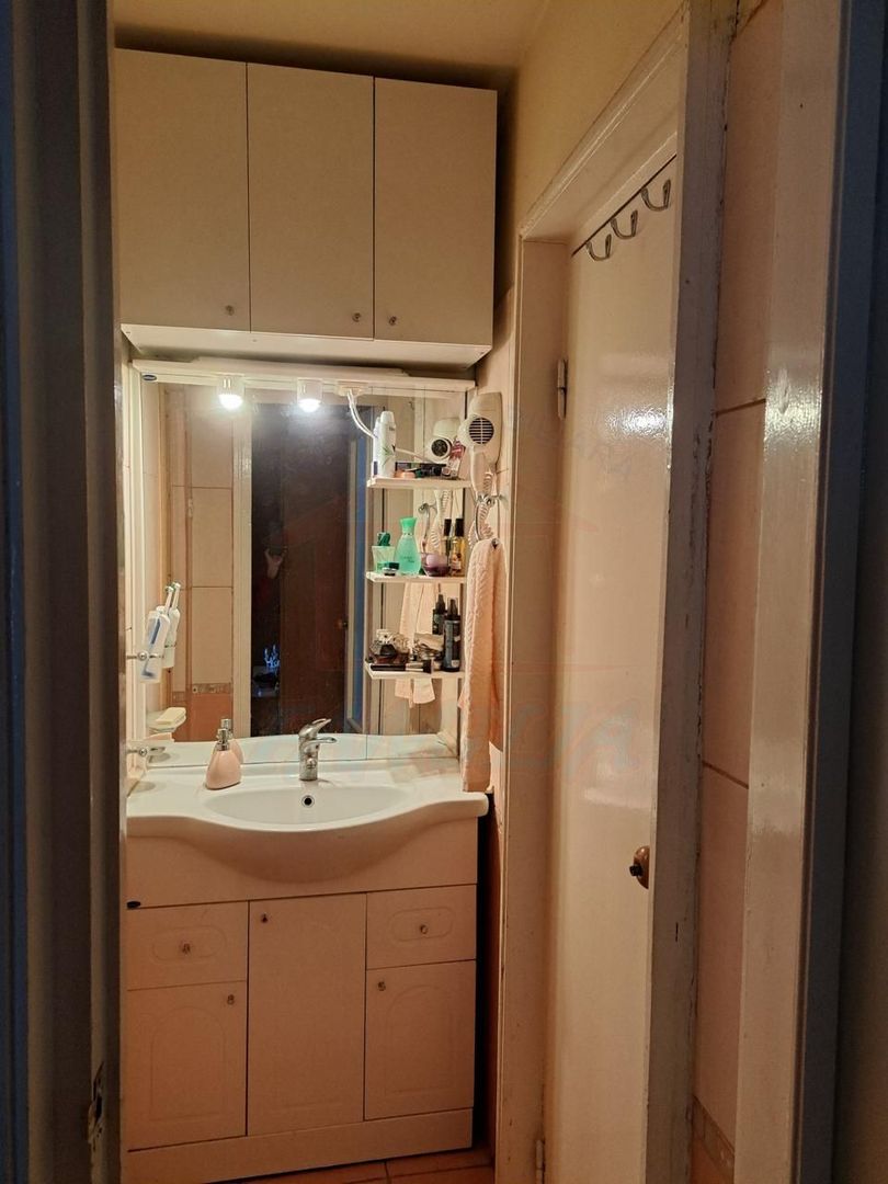 Vanzare apartament cu 3 camere(Neacsu)Micro 19, sup 64 mp, 78.000 euro - Poză 4
