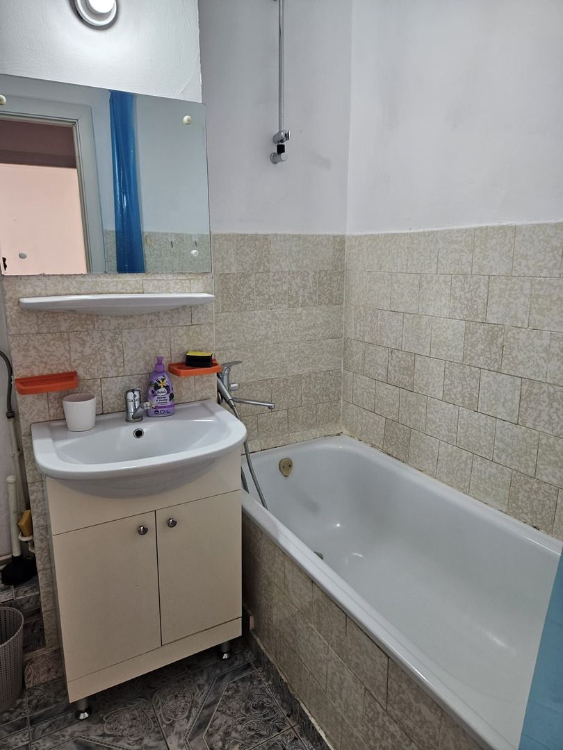 Parcul Trandafirilor, garsoniera in bloc de apartamente, loc parcare - Poză 13