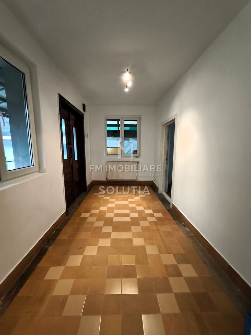 Casă de vânzare | 2 min de Centrul Vechi | garaj | curte proprie - Poză 4