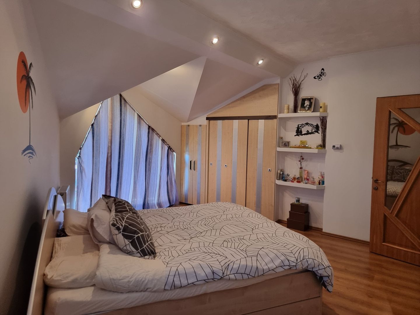 CASA INDIVIDUALA , MODERNA LA POALELE MUNTILOR!! - Poză 12