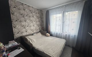 Apartament cu 3 camere, 70 mp, decomandat, garaj, Zona Fortuna - Poză 6