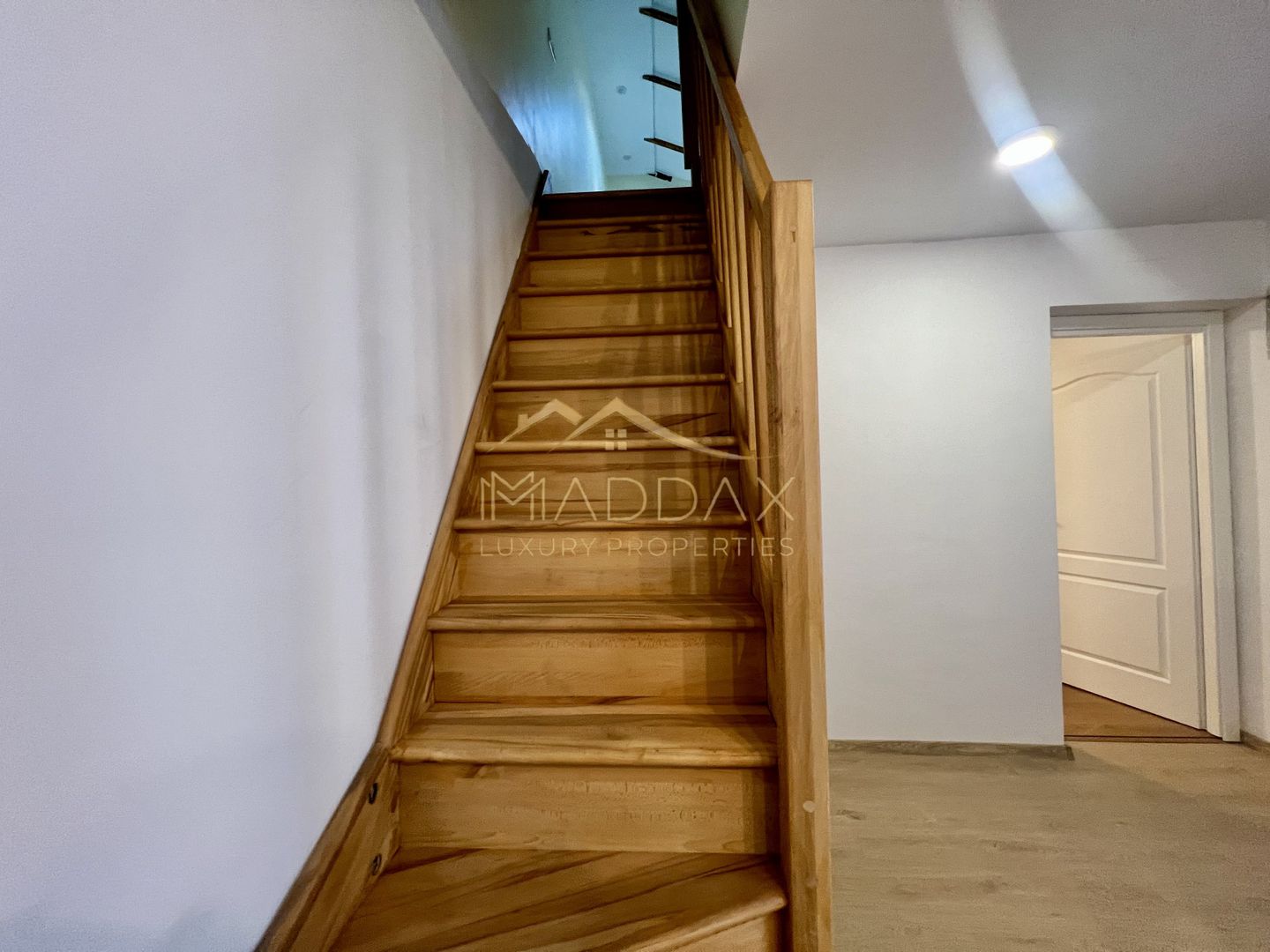 Casa **8 camere** // Domenii - Poză 36