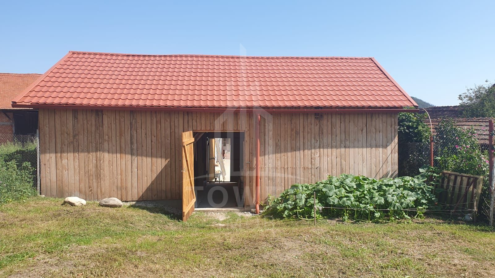 Casă spațioasă de vânzare în comuna Roșia .COMISION 0% - Poză 24