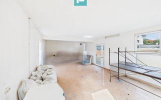 Casă și centru comercial, în localitatea Lazuri - Poză 2