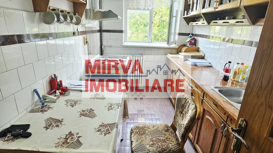 Vanzare apartament 2 camere, mobilat si utilat, zona Vest - Poză 14