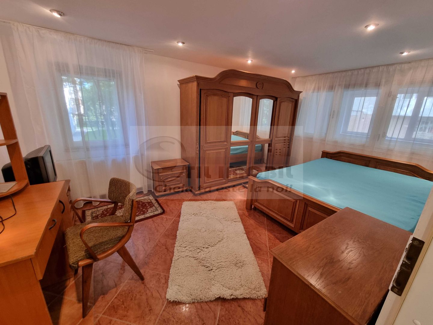 Inchiriere apartament 4 camere Nicolina - 690 euro - Poză 3