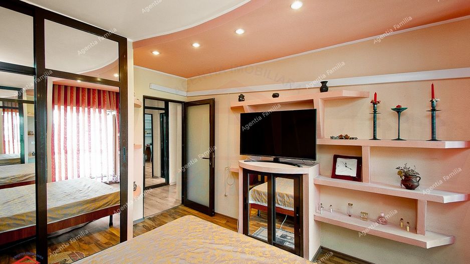 Vanzare apartament cu 3 camere Str. Domneasca, 104 mp, etaj 1. - Poză 13
