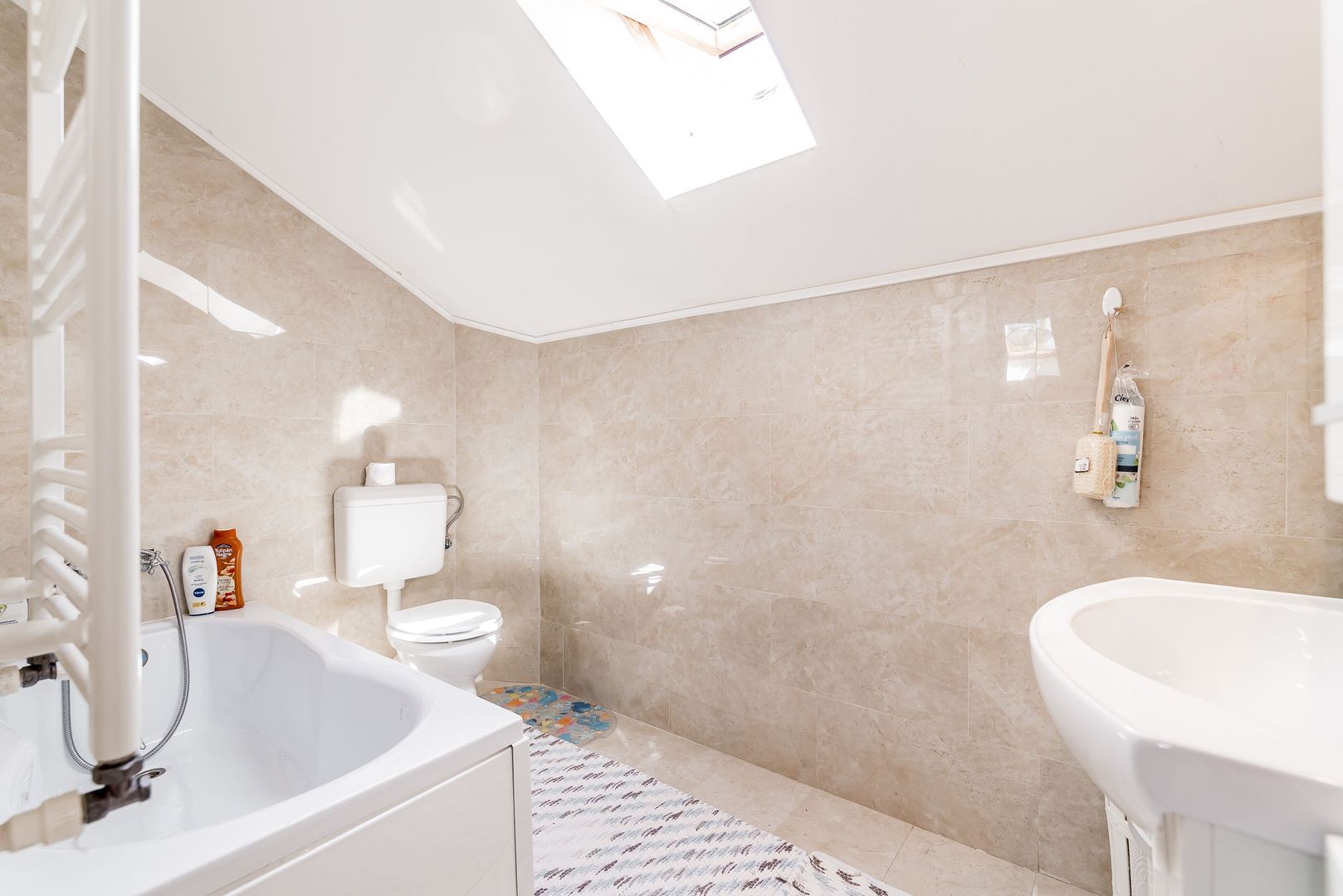 Apartament de închiriat cu 2 dormitoare, parcare inclusă, bloc nou - Poză 3