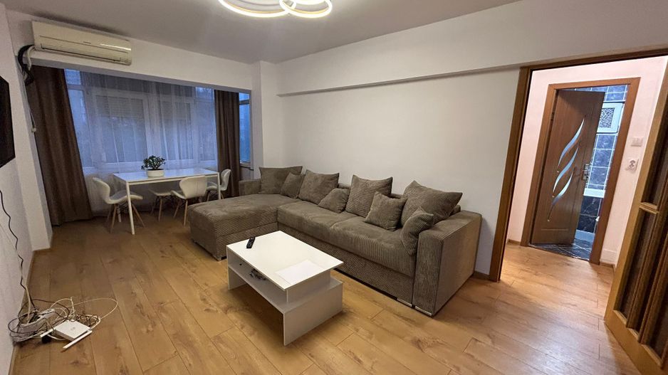 3 Camere Aviatiei/ Nicolae Caramfil - Poză 1