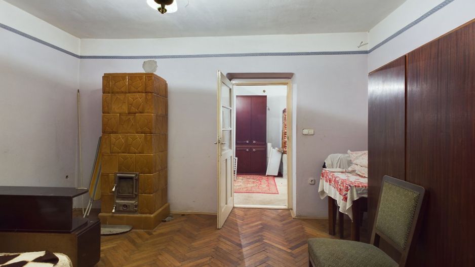 Casă cu teren generos la graniță cu România - Poză 3