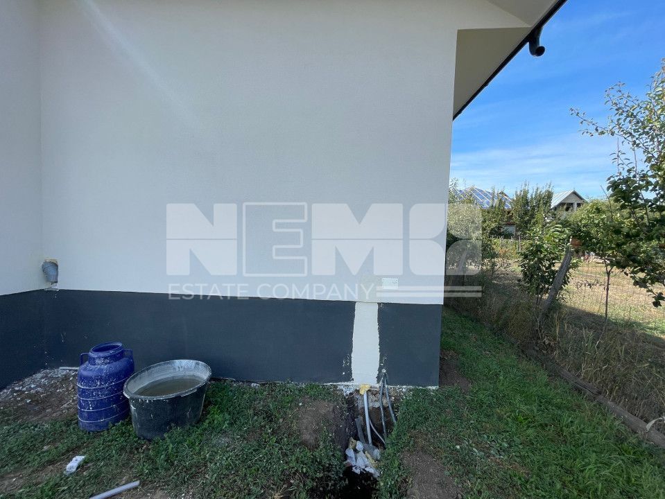 CASA CU 11 ARI TEREN - DRUM PRIVAT - LIVADA - Poză 16