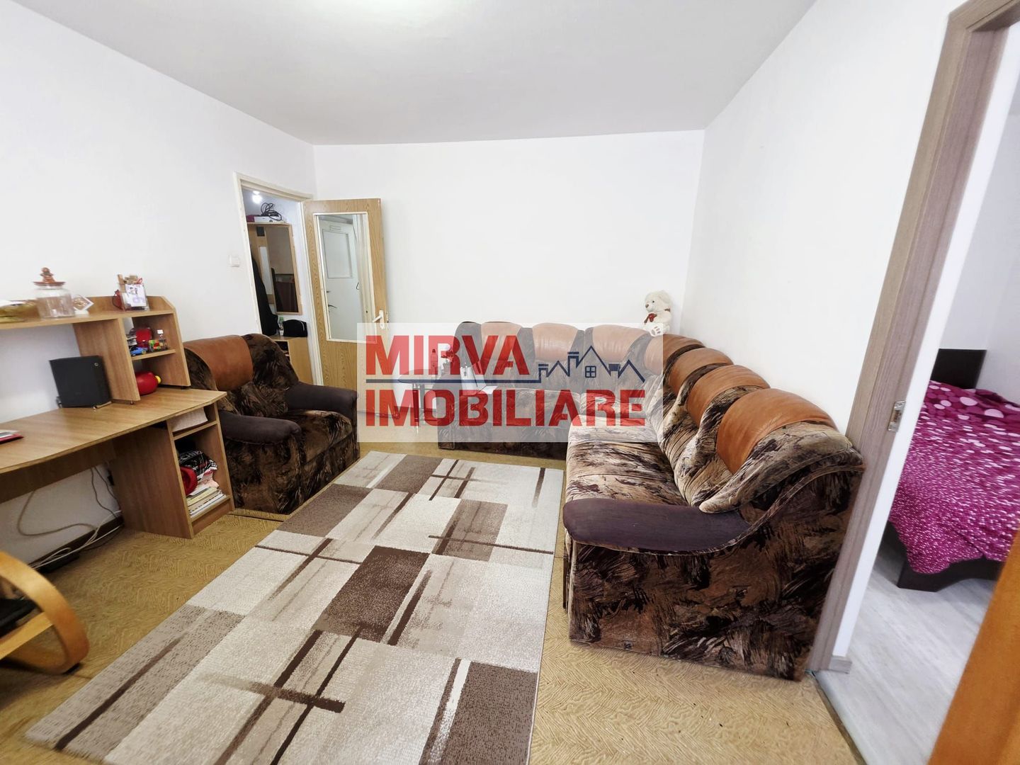 Apartament 3 camere, etaj 3, Malu Roșu – Str. Rîșnovenilor - Poză 2
