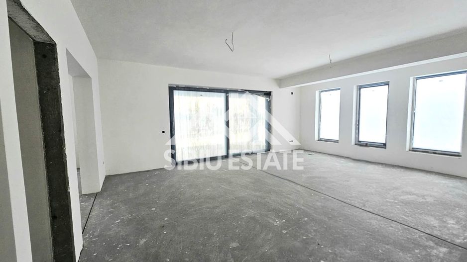 Casa mare cu carport, pivnita - Poză 4