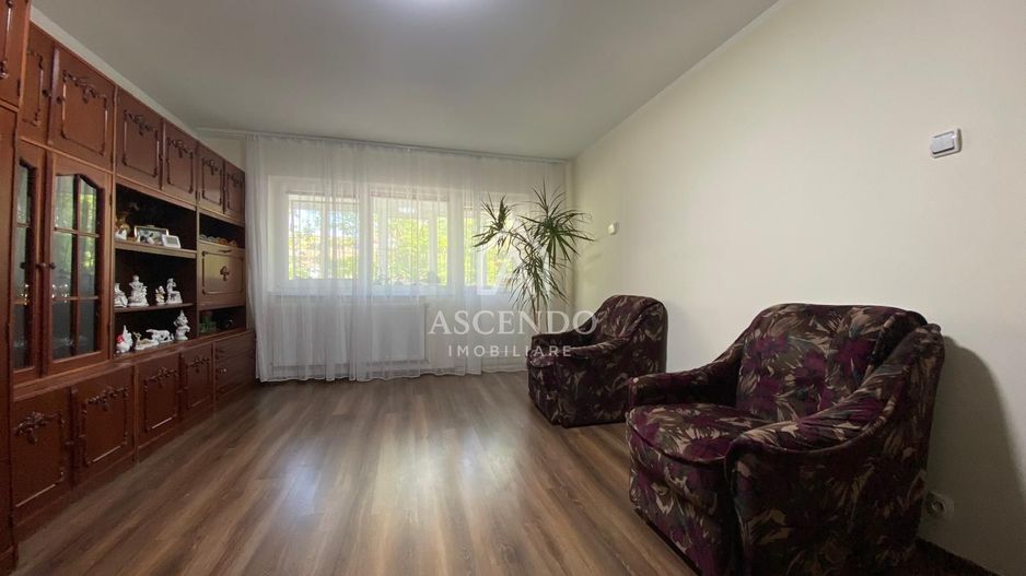 Apartament 4 camere | Etaj 1 | Bulevard principal | Alexandria - Poză 1
