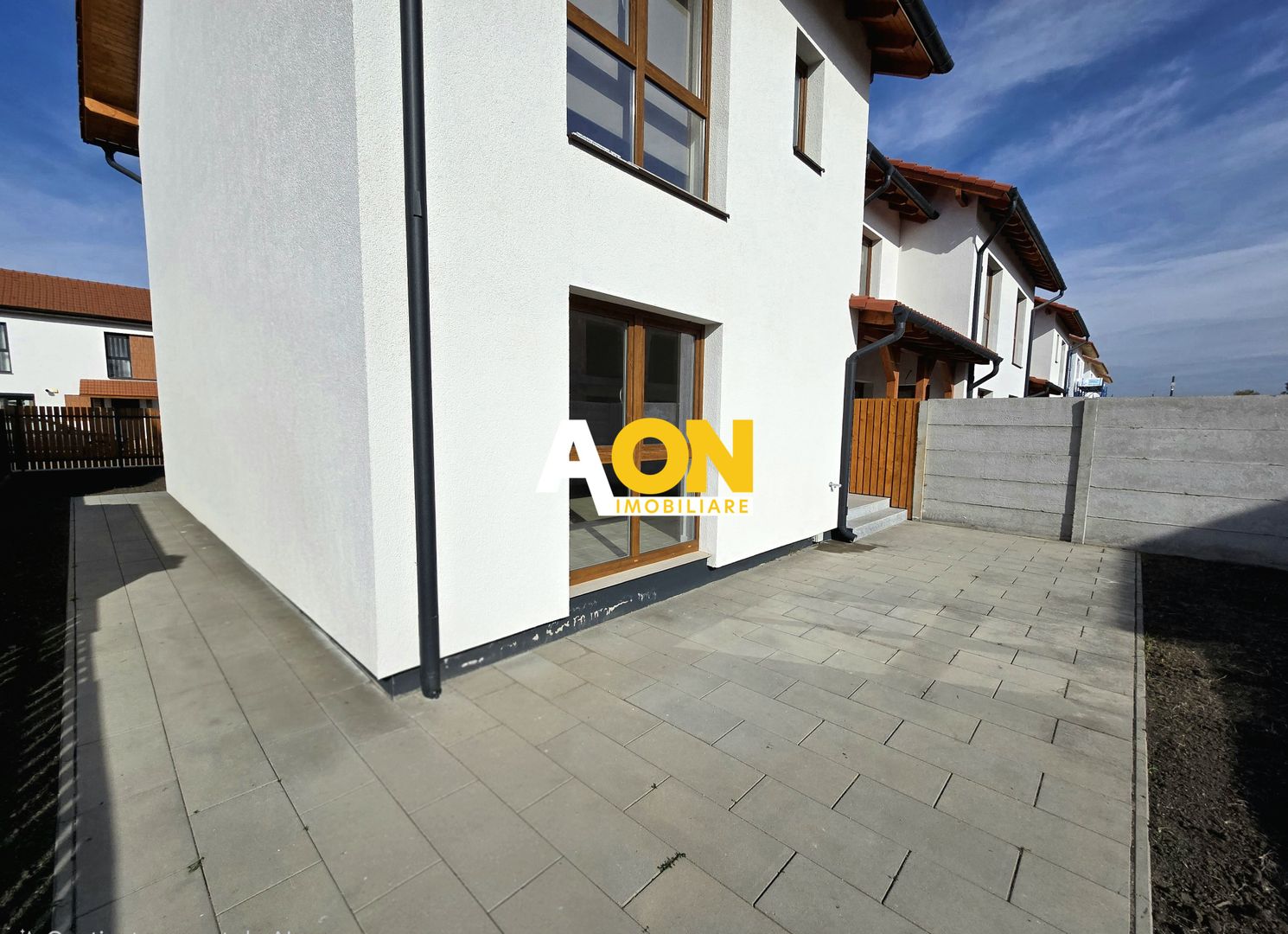 1/2 Duplex, 4 Camere, Ultrafinisat, Zona Alba - Micești - Poză 19