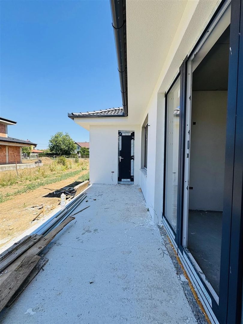 Casa plan Parter semifinisata zona Oncea - Poză 1