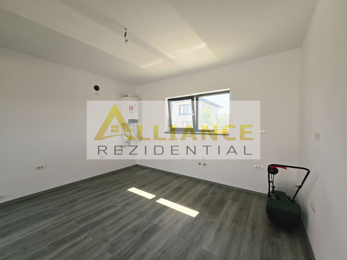 Casa moderna- 100m de autobuz-placa de beton-beci-aspensoare-gazon - Poză 3