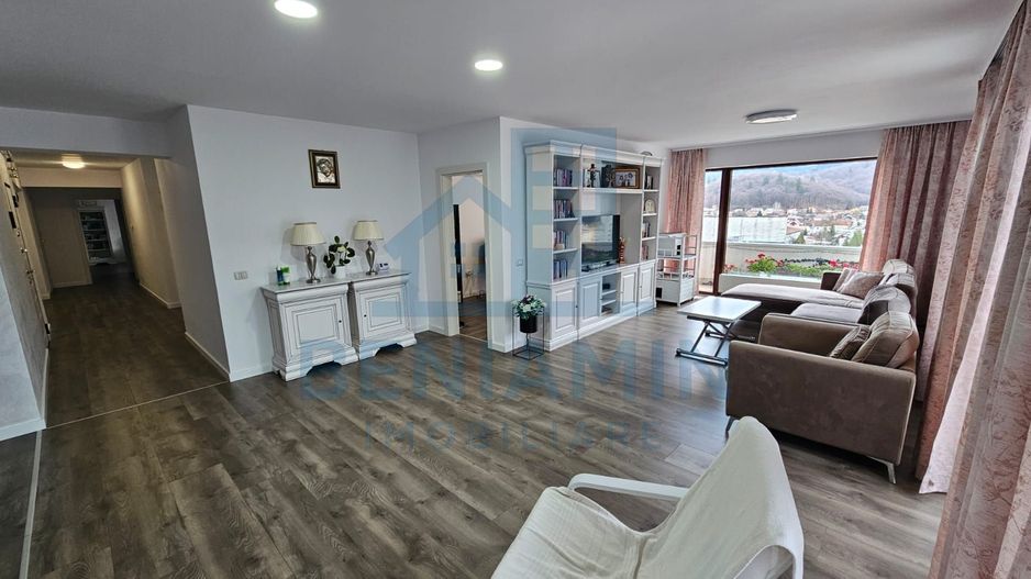 Penthouse vedere panoramica 220mp luxos modern - Poză 1