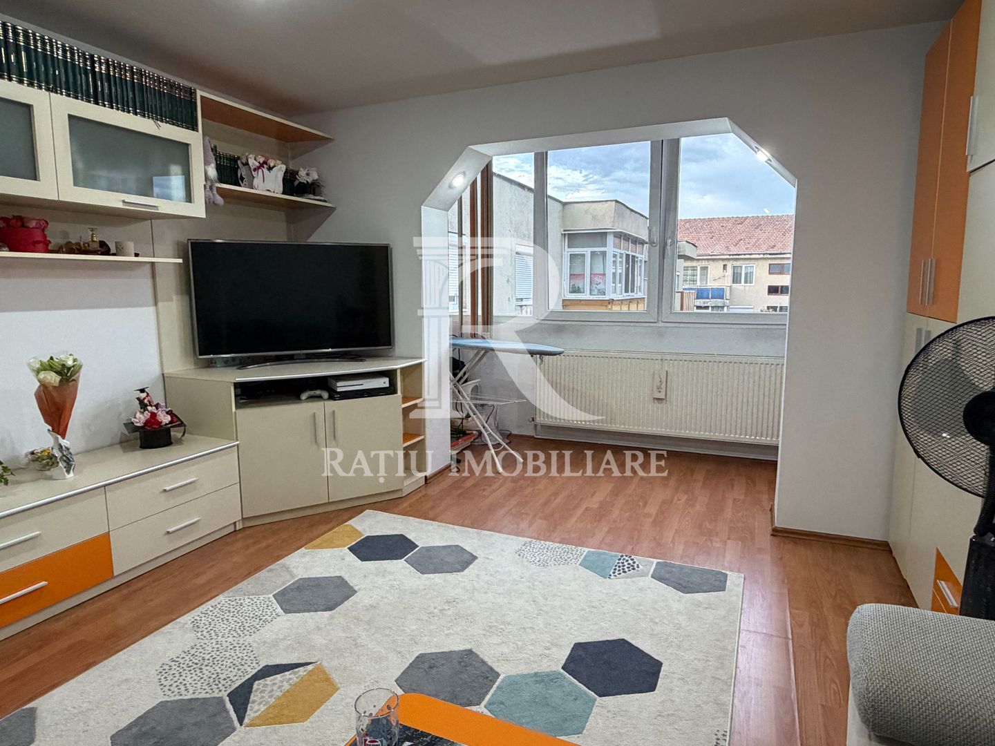 Apartament 3 camere | Zona Cantemir | 70 mp | - Poză 1