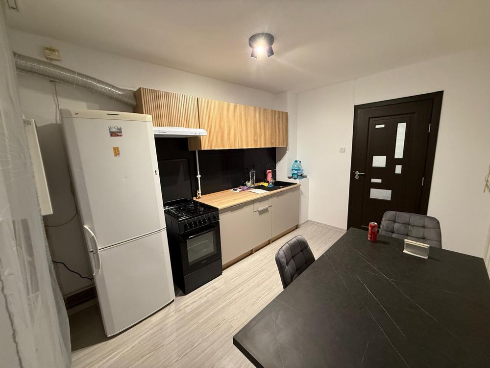 Apartament 3 camere, Parc Romanescu decomandat - Poză 2