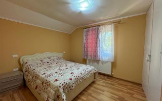 Rezidenta distincta, design arhitectural rafinat, priveliste minunata in Corunca - Poză 4