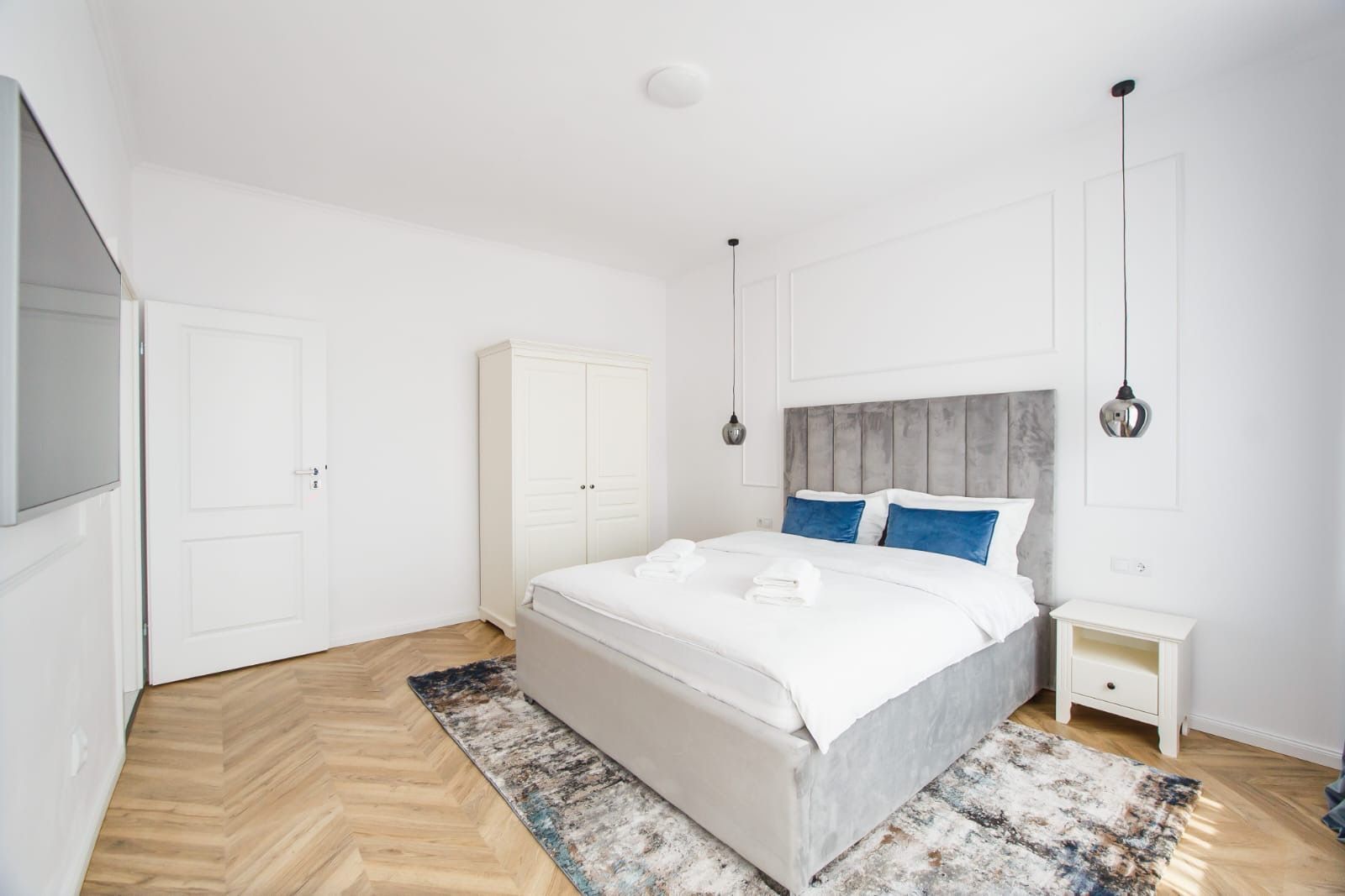 Apartament de închiriat la casă - Poză 2