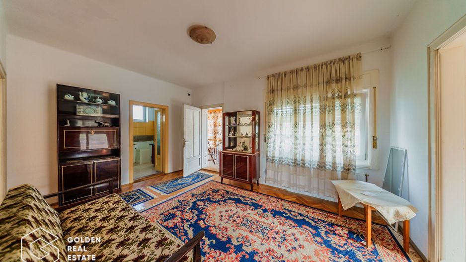 Vila superba, P+E,  Cuvin, 9 camere, 200 mp si teren 1300 mp plus anexa 3 camere - Poză 19