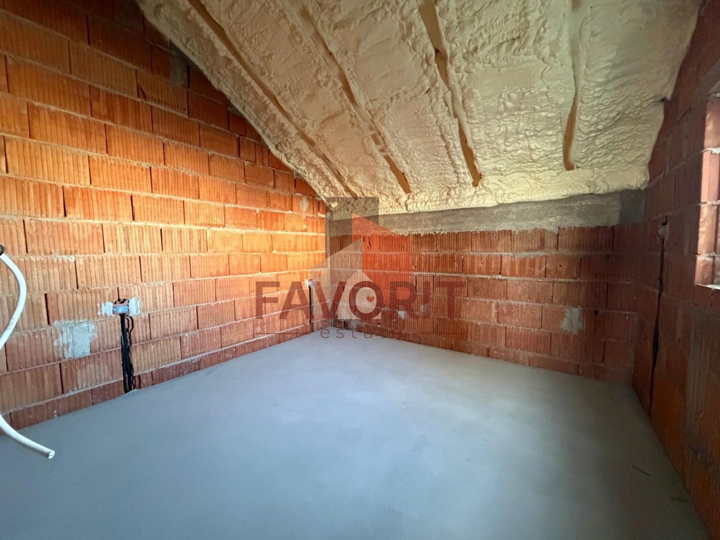 Duplex Individual | 4 camere | Toate utilitatile | Asfalt | Carport | - Poză 9