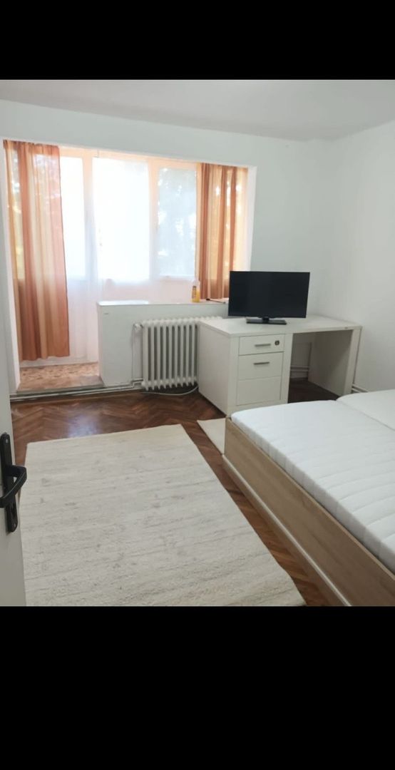 Inchiriez apartament cu 4 camere ultracentral, Punctele Cardulinale - Poză 8