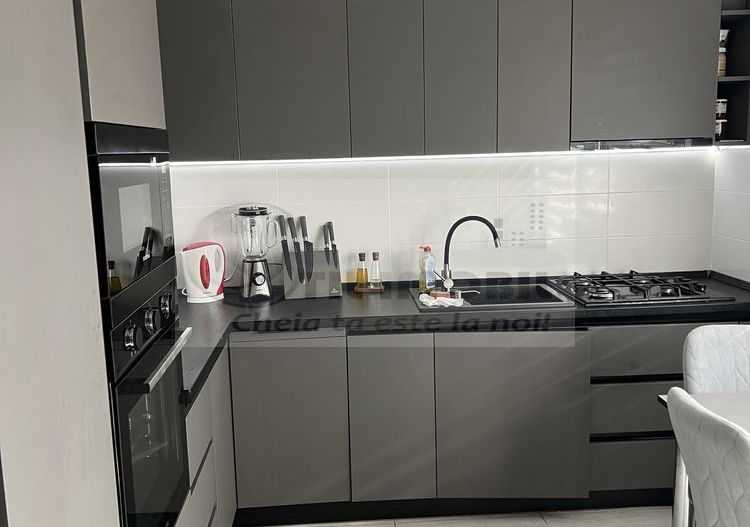 Casa modern mobilata cu 4 camere, 2 bai si terasa - capat CUG - 950€ - Poză 4