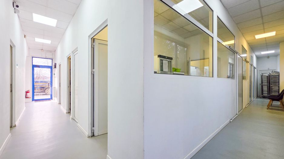 Spațiu industrial–afacere catering la cheie, teren&hală 750 mp S+P+1E - Poză 22