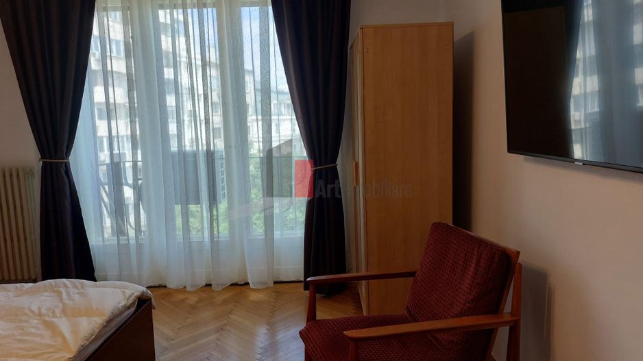 Garsoniera "VALENTA",  vedere "SPLENDIDA"  Piata Universitatii - Poză 12