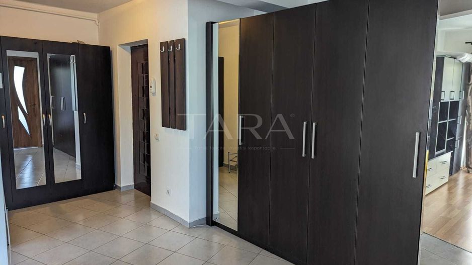 Apartament cu o cameră decomandat în zona Regal. - Poză 4