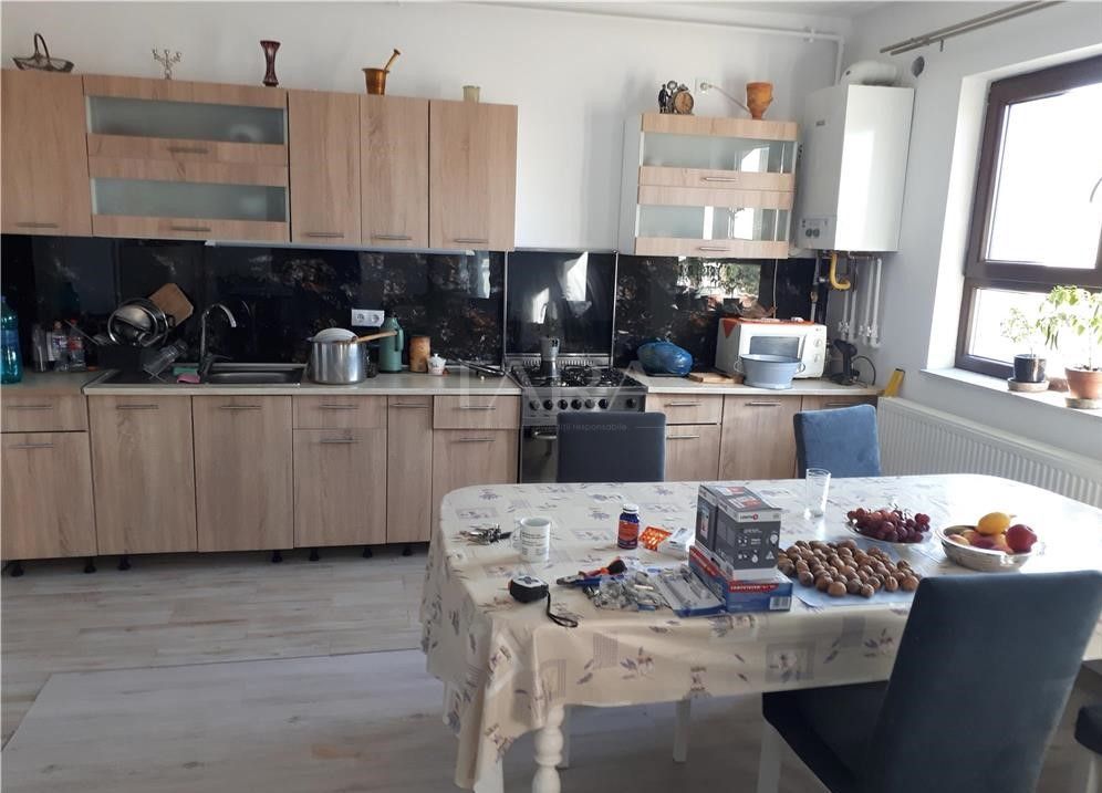 Apartament cu 2 camere de vânzare in zona Floresti. - Poză 1