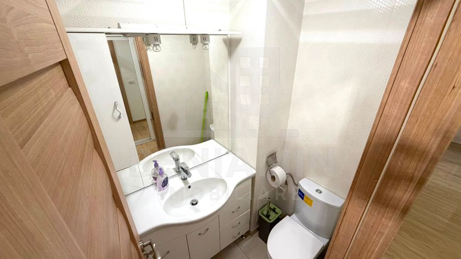 Apartament 3 camere si 2 bai Rovine decomandat 67mp  an1985 - Poză 6