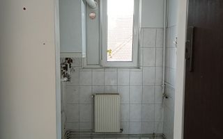 Garsoniera de vanzare la Hala Traian Calea Calarasi - Poză 6