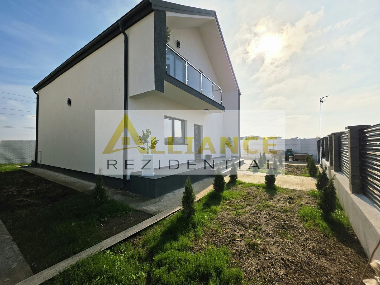 Vila 4 Camere | Curte amenajata - Poză 3