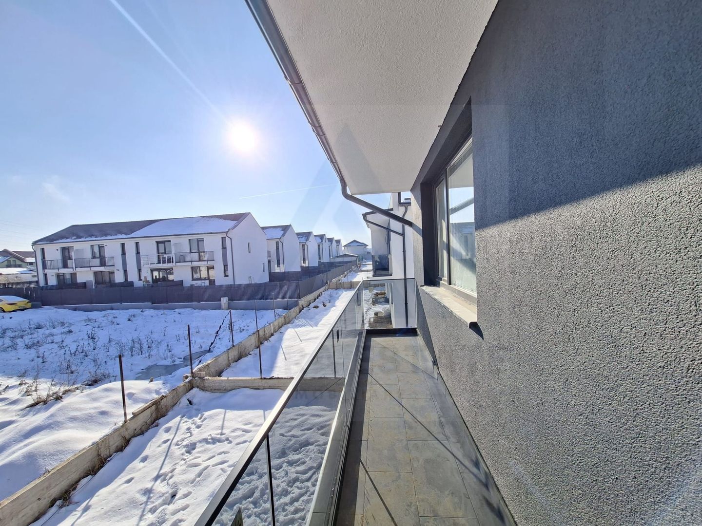 Casa moderna 4 camere 2 bai 2 balcoane si teren 140 mp in Arhitectilor - Poză 3