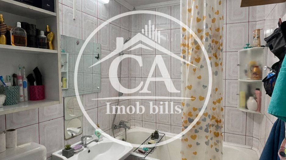 Apartament de vânzare cu 2 camere în zona Rogerius, Oradea - Poză 4