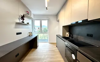 Apartament ultrafinisat | Etaj intermediar | Zona Str Tineretului - Poză 11