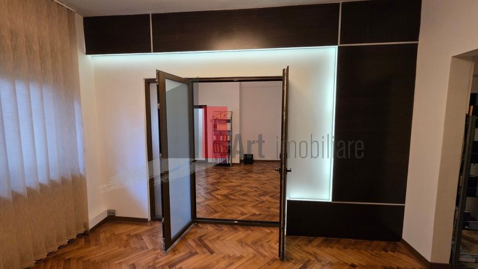 Apartament cu trei camere-Parcul Carol-Monetarie-cu centrala+loc de parcare - Poză 4