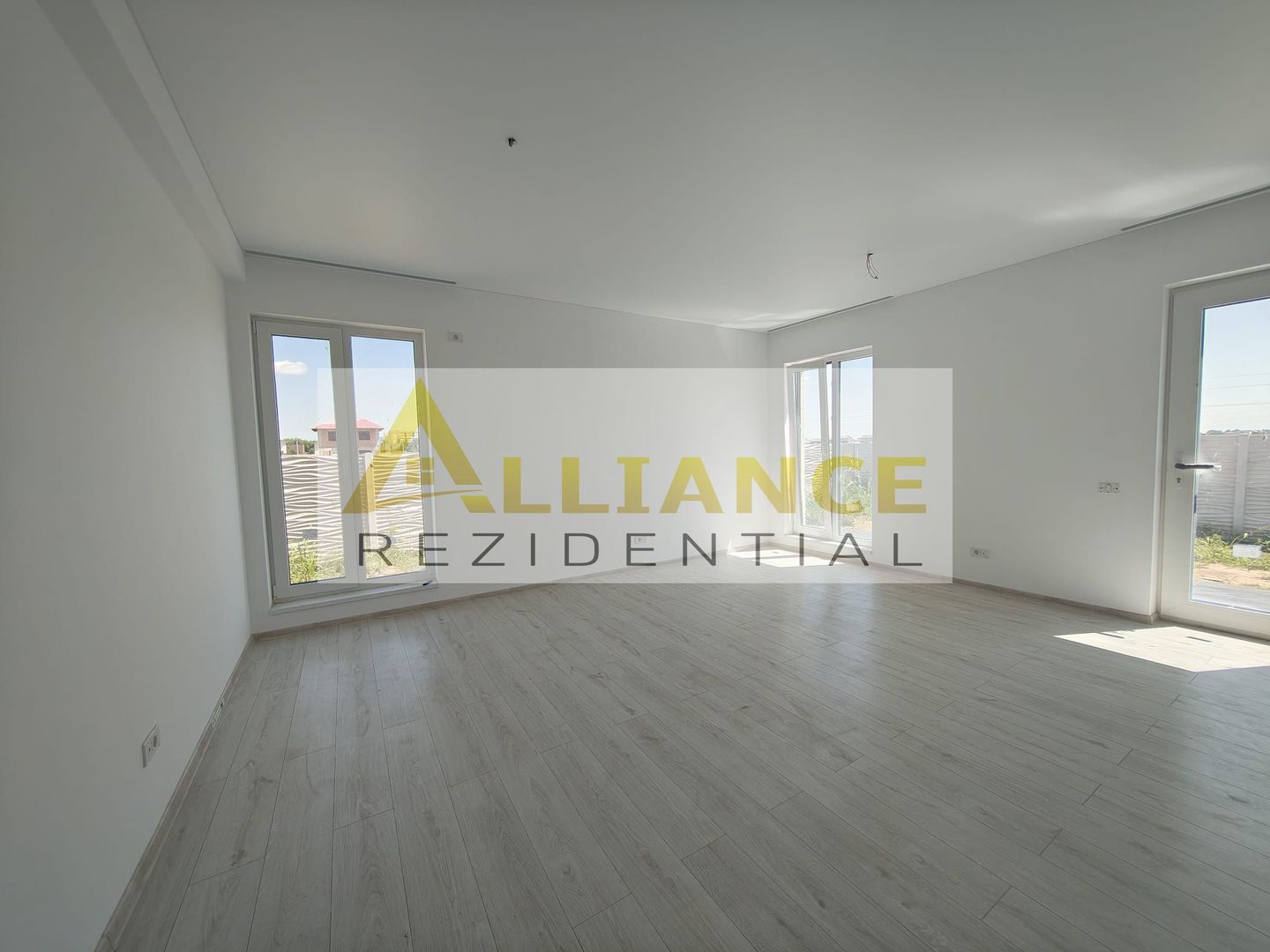 CASA PARTER-4 CAMERE- TEREN 500 MP-STR.ASFALTATA - Poză 4