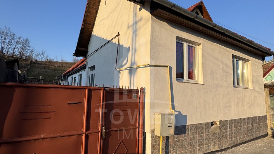 Casă spațioasă cu 5 camere în Ocna Sibiului – teren generos de 726 mp! - Poză 1
