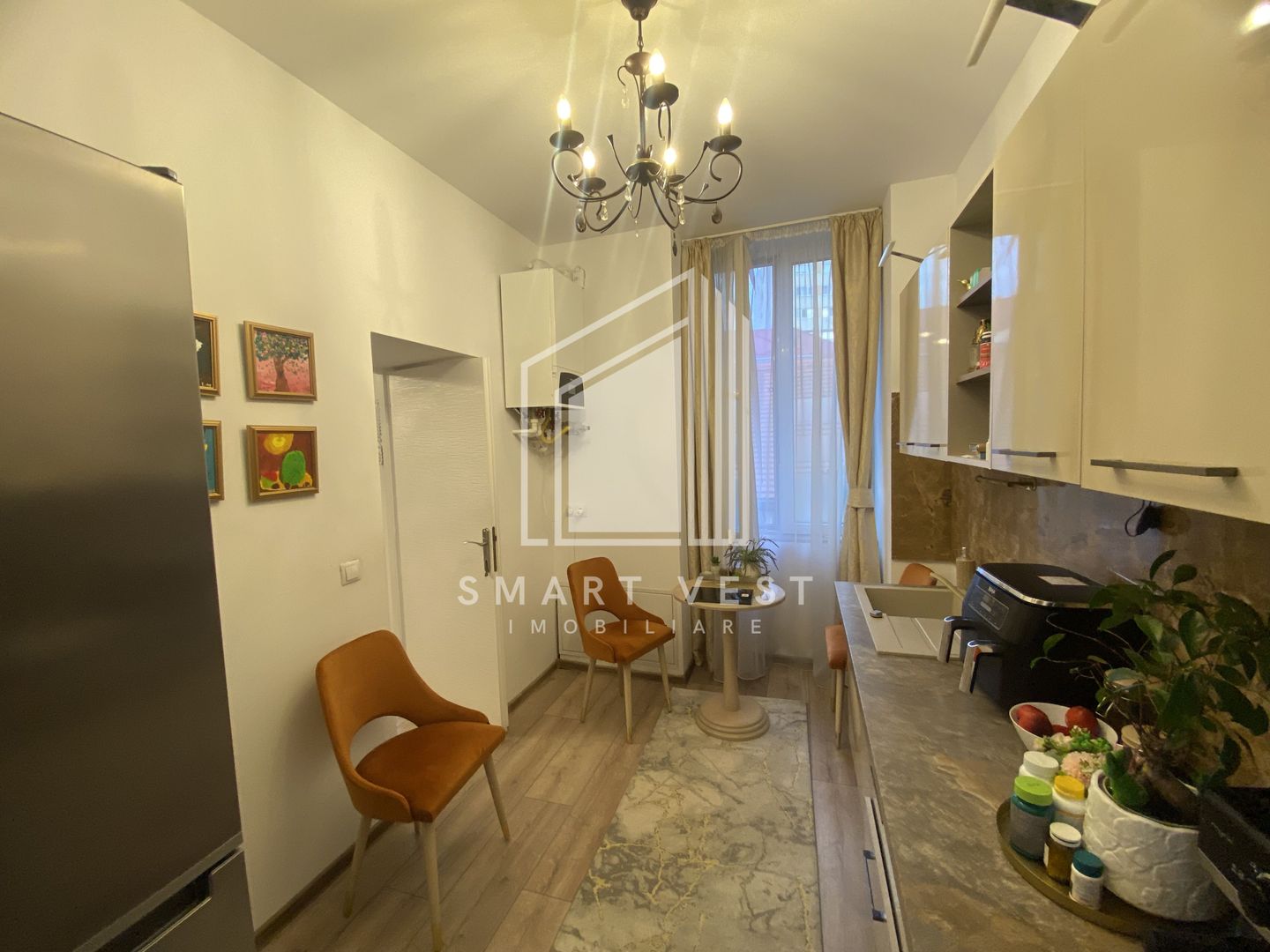 Apartament cu 4 camere | Etaj 1 | Zona ultracentrala. - Poză 4