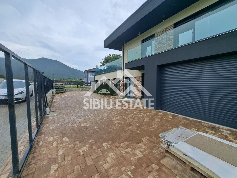 Casa Sibiu Cisnadioara, garaj, piscina, terase panoramice - Poză 33