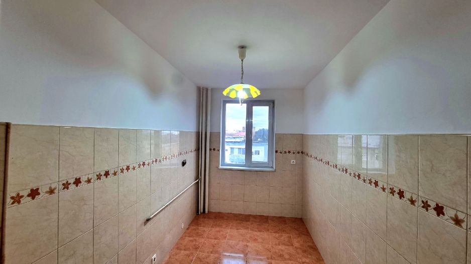 2 camere, 57 mp., Calea Martirilor, et.5/10, lift, termoizolație - Poză 3