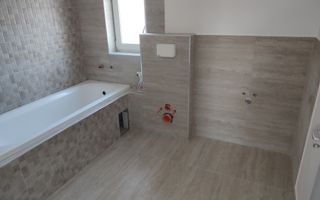 Sacalaz, 1/2 Duplex pe Etaj, 4 Camere,2 Bai,Terasa Acoperita - Poză 13